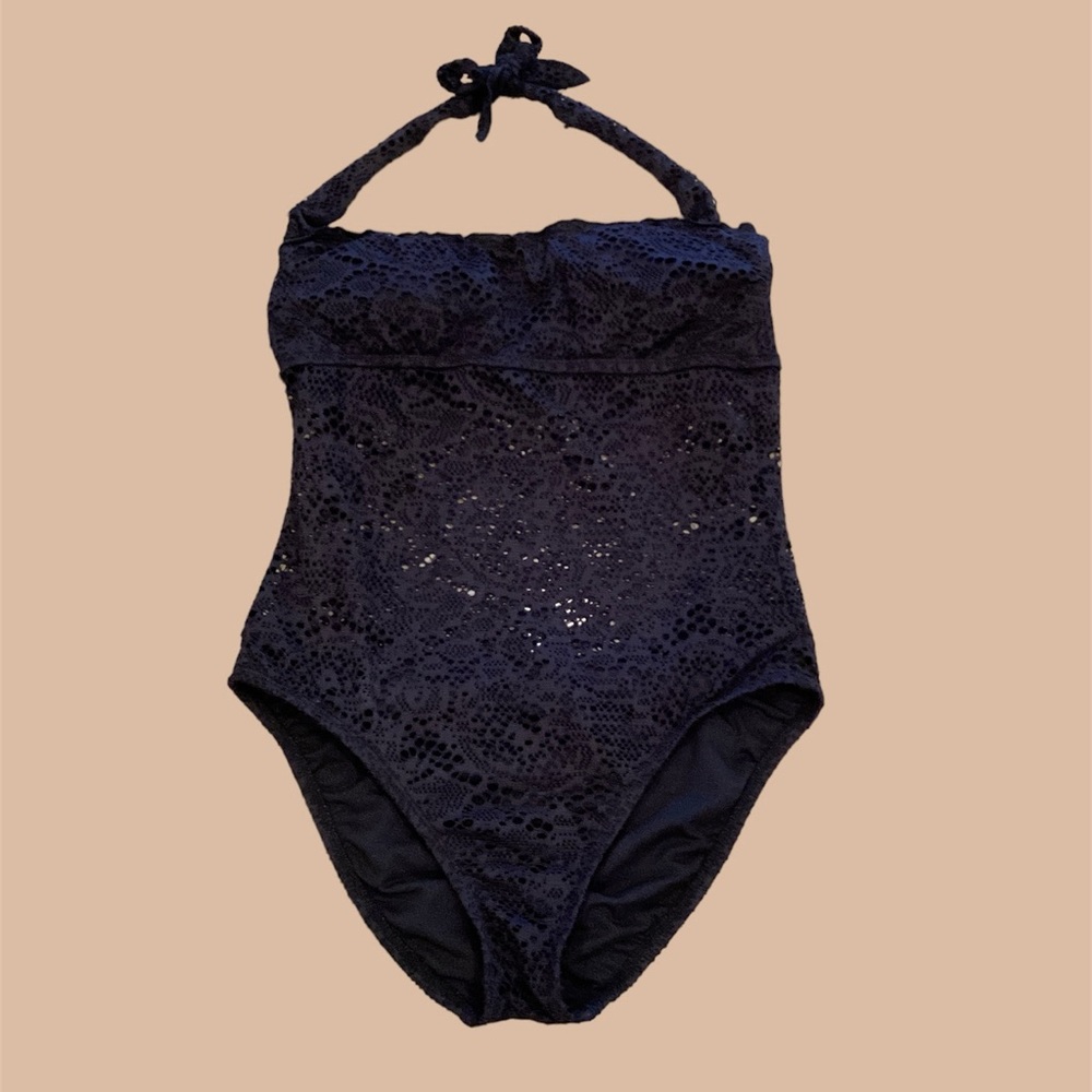 Mossimo One Piece Swim Suit, size medium 💞